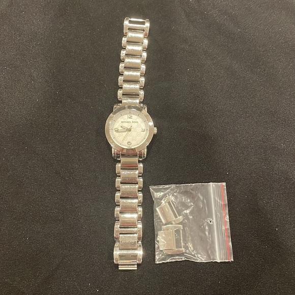 Michael Kors Silver Watch - Picture 2 of 4